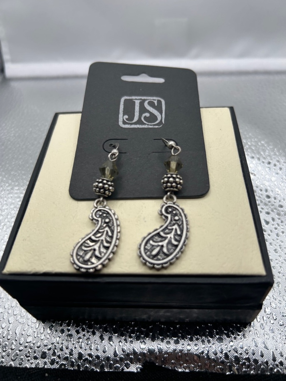 Jim shore dangle earrings silver tone paisley design vintage style casual nwt